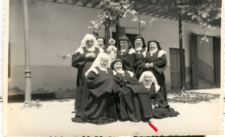 28-con_las_monjas.jpg